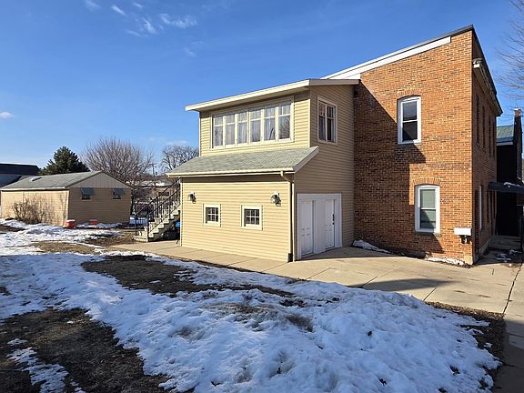 4th image of 406-408 N Main St