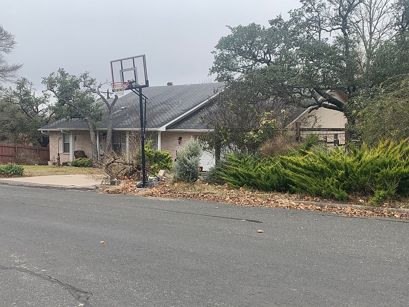 2nd image of 2205 San Jacinto Dr