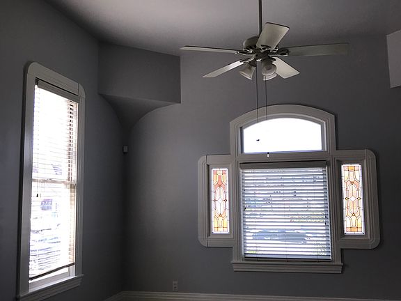 3rd image of 856 E Thompson Blvd