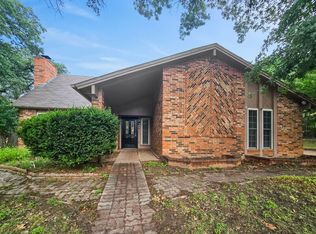 1012 Wood Ridge Dr, Azle, TX 76020