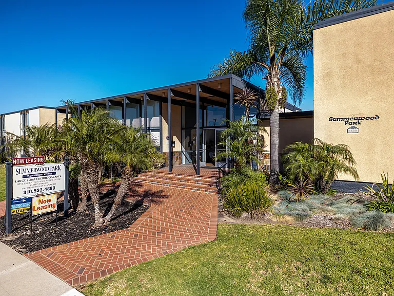 Summerwood Park Apartments Front