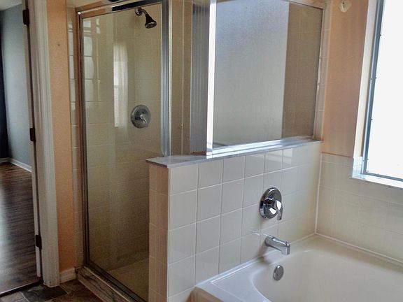 5th image of 713 Windsor Estates Dr