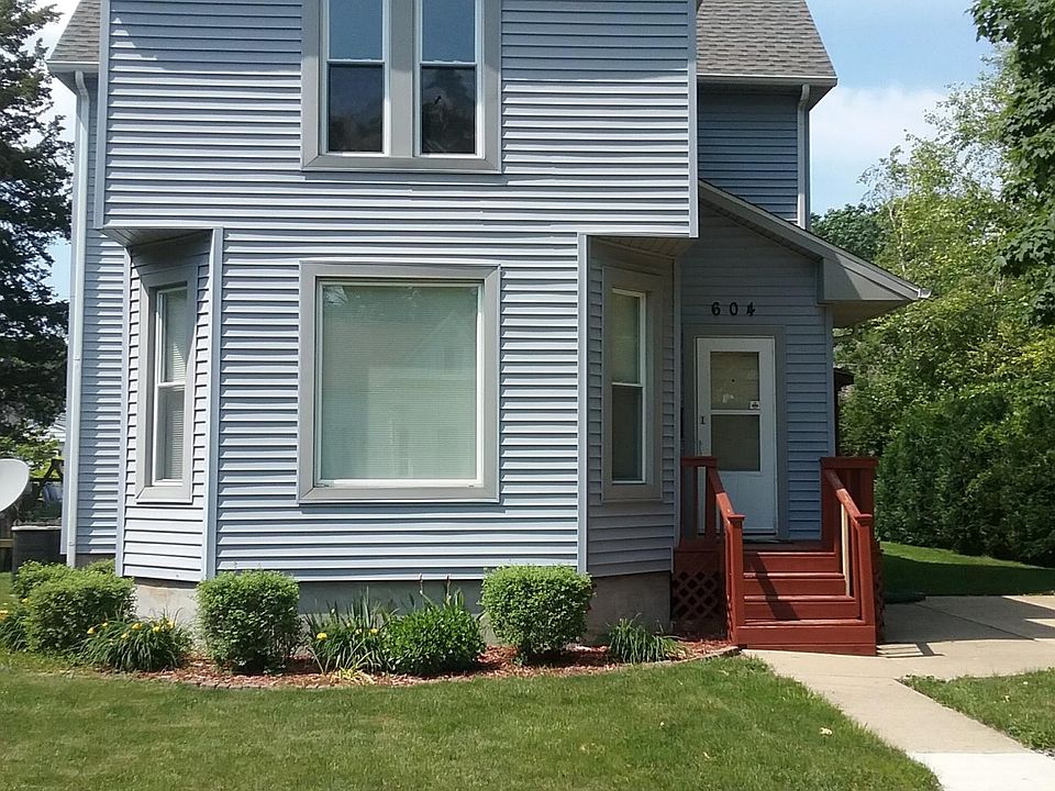 front of house, facing Union St.