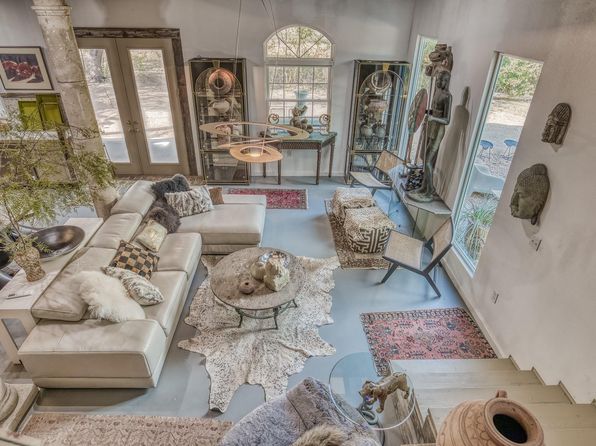 2105 N State Highway 237, Round Top, TX 78954