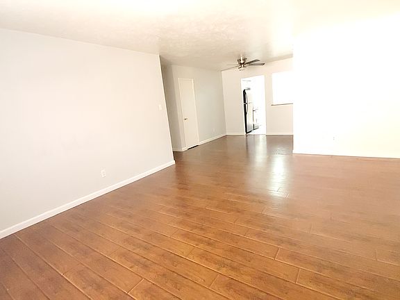 5th image of 8081 Meadow Rd APT 122