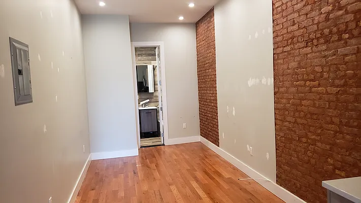 Rented by The Hamilton Group | media 13