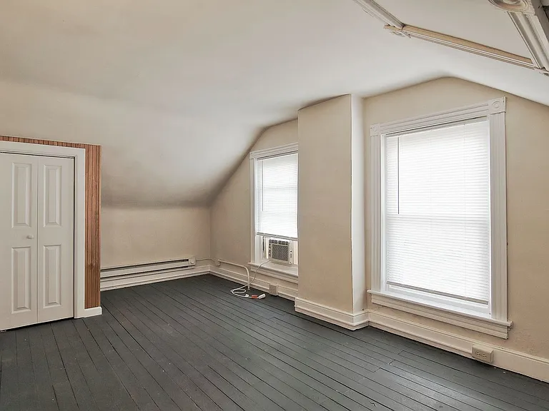 451 W 2nd St — Photo 15