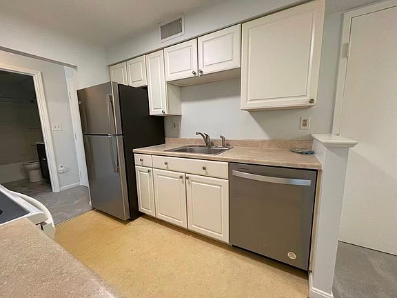 3rd image of 12 Beals Cove Rd APT H