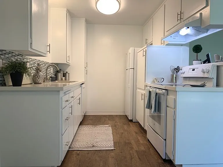 Armada Apartments — Photo 12