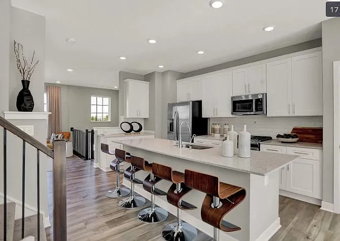 9329 Clarendon Dr — Photo 14