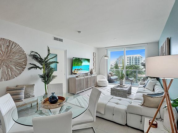 4th image of 401 N Birch Road #702