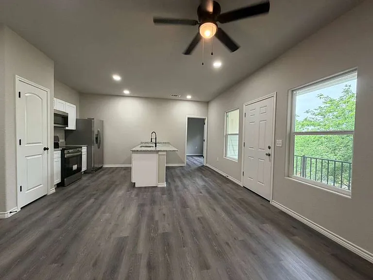 7616 Windsor Oaks — Photo 1