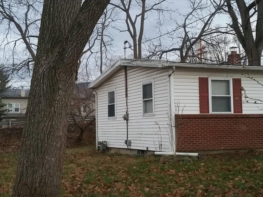 2nd image of 36 Canterbury Ln