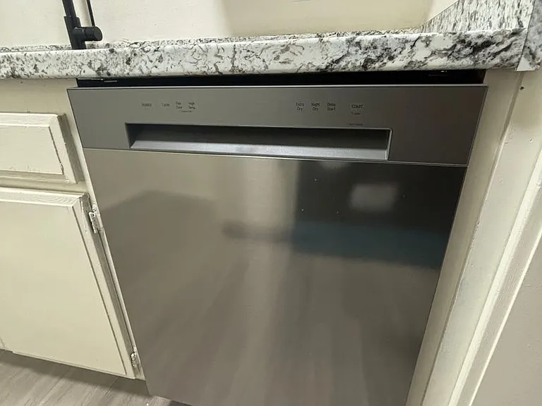 WOODCREST APARTMENTS — Photo 47