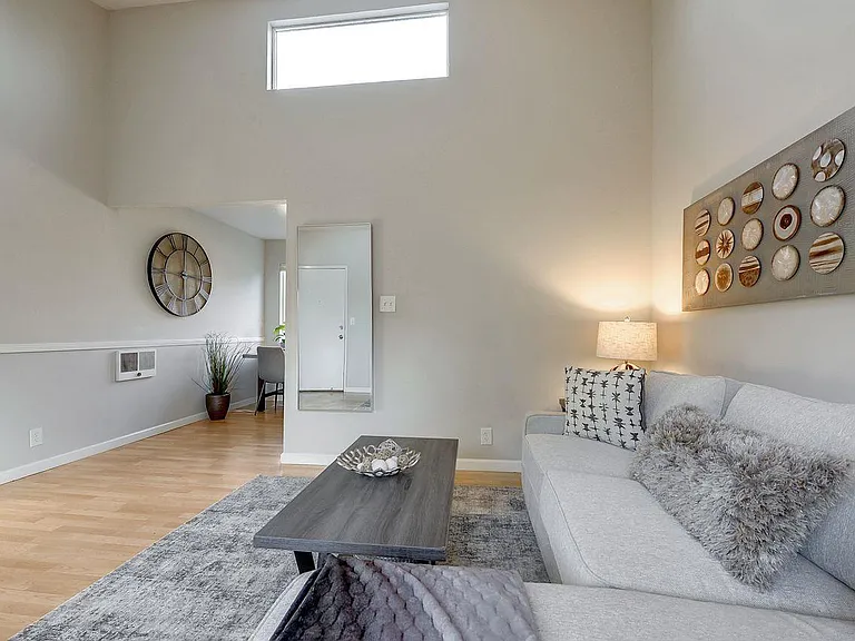 480 E Okeefe St #309 — Photo 2