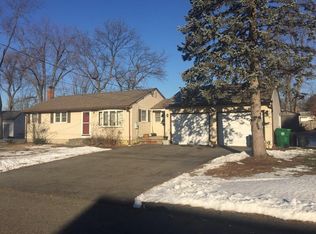 12 Keyes Dr, Chicopee, MA 01020