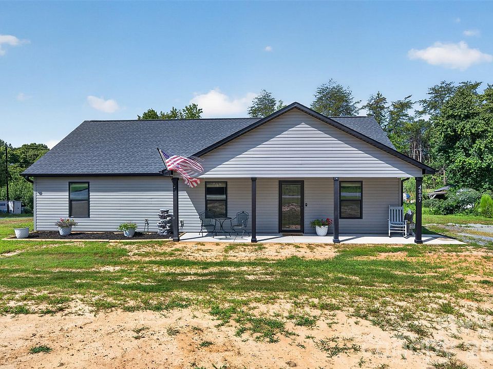 1st image of 4807 Stratford Ln #26