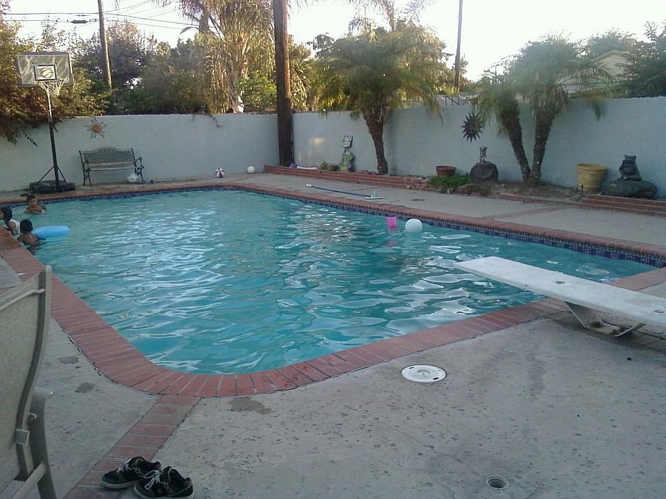 2nd image of 1819 Luder Ave