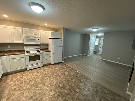 3rd image of 907 E Lincoln Ave #2B-1BA-1064SQFT