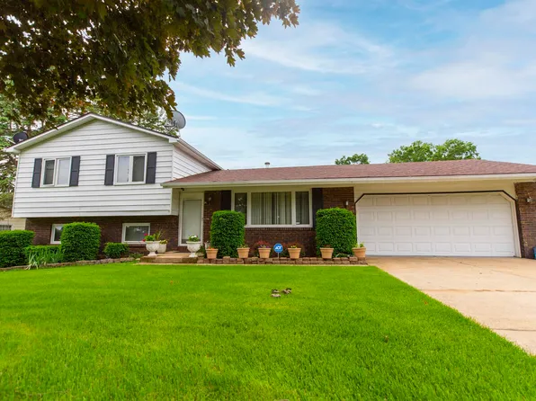 58431 Pam Dr, South Bend, IN 46619