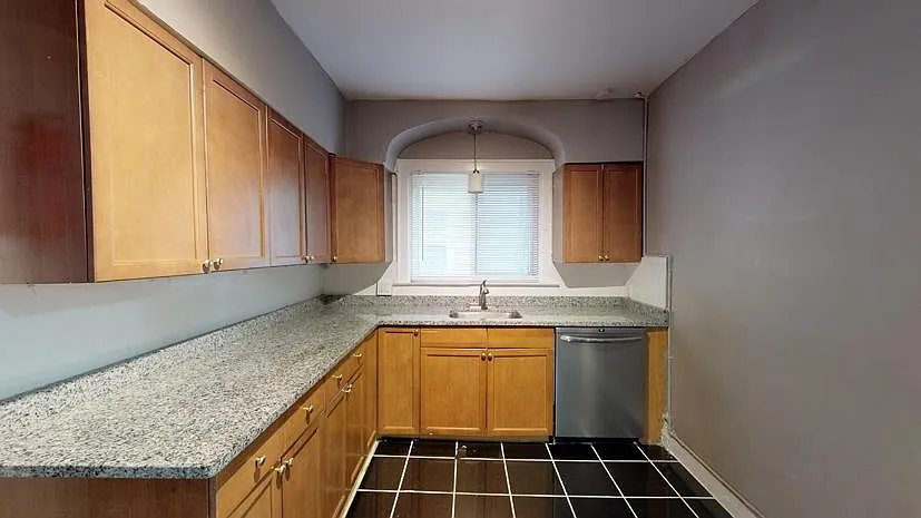 6 bed, $3,150 — Photo 2
