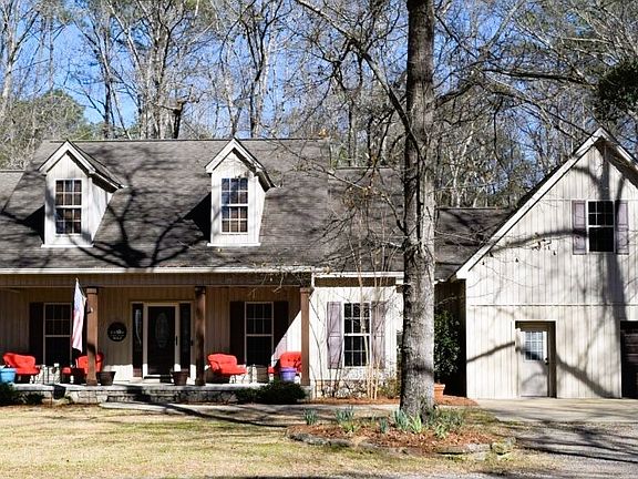 2nd image of 897 Mullins Rd