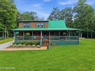 246 Cross Dr, Monterey, TN 38574