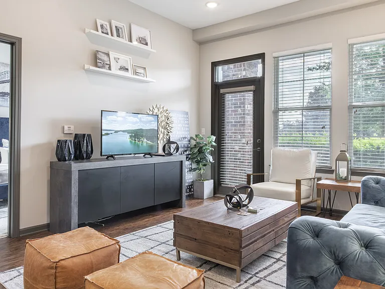 Bluebird Row Apartments — Photo 36