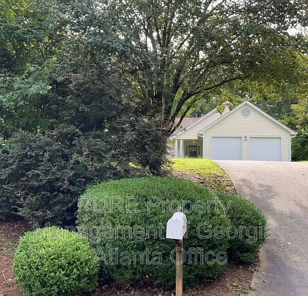 1195 Parkwood Chase NW — Photo 3