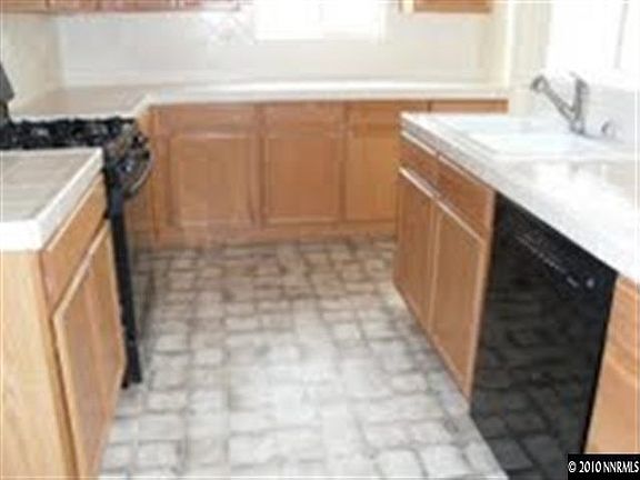 4th image of 1091 Village Knoll Dr