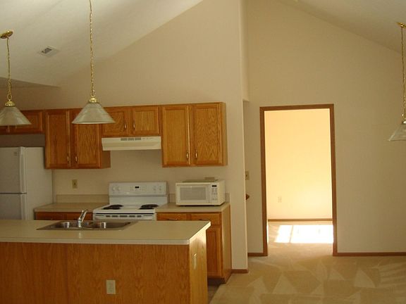 4th image of 2055 N Farmbrook Crk