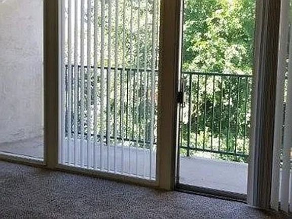 3rd image of 1705 Carmel Dr APT 205