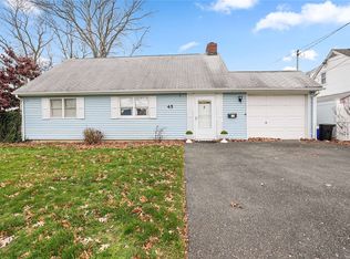 45 N Emerson Ave, Copiague, NY 11726