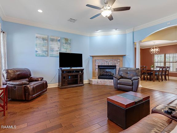 5th image of 309 Wind Haven Ln