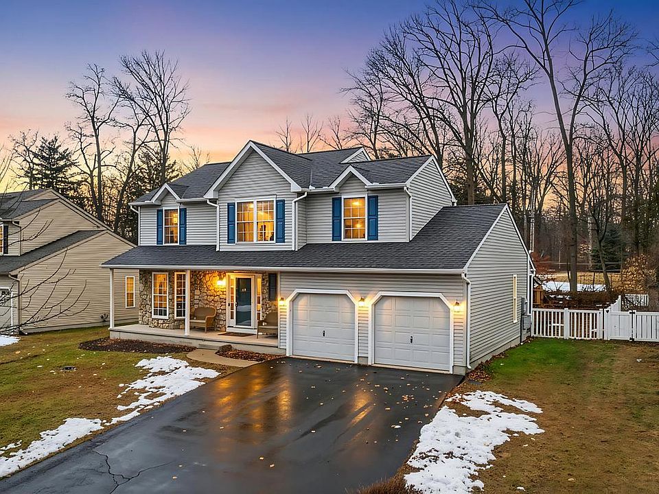 1st image of 209 Woodbridge Ln