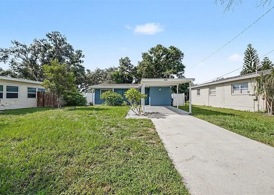 4516 W Paxton Ave