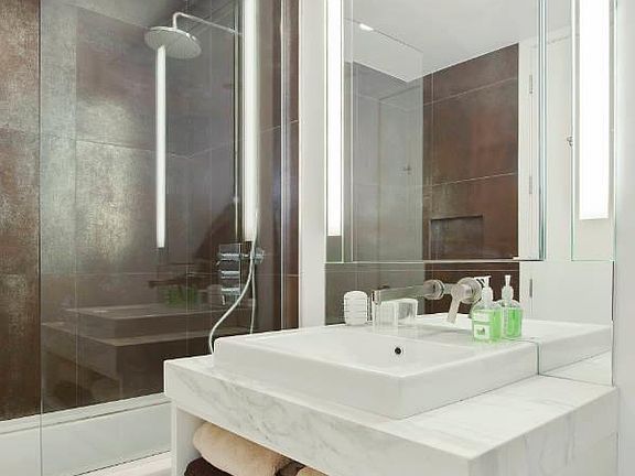 4th image of 133 W 22nd St APT 5L