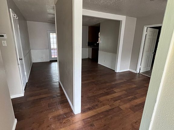 2nd image of 3849 Janice Ln