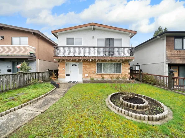 2540 E 24th Ave, Vancouver, BC V5R 1C9