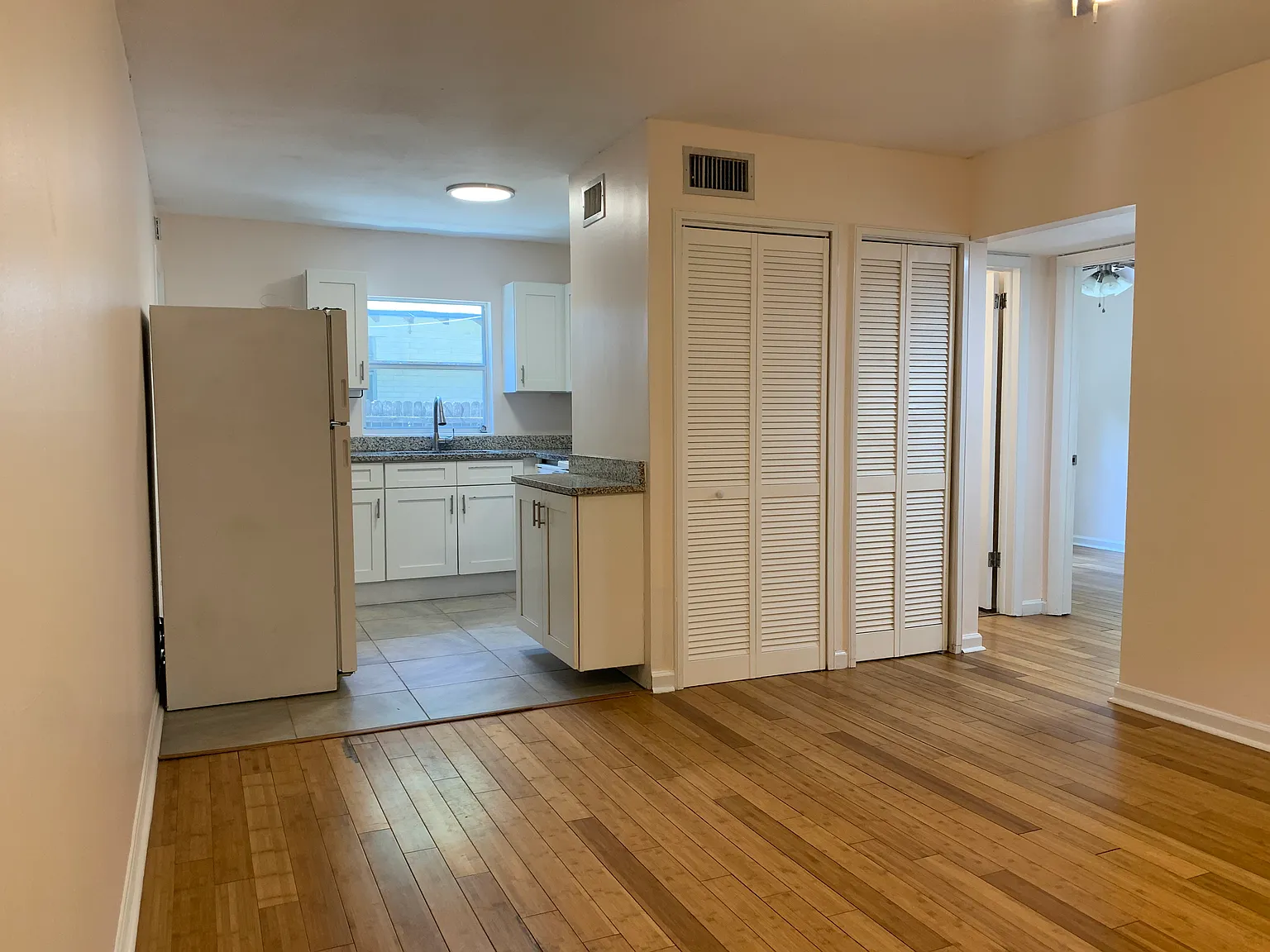 2 bed, 690 sqft, $1,425 — Photo 1
