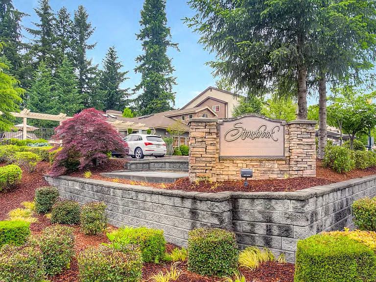 Stonebrook — Photo 1