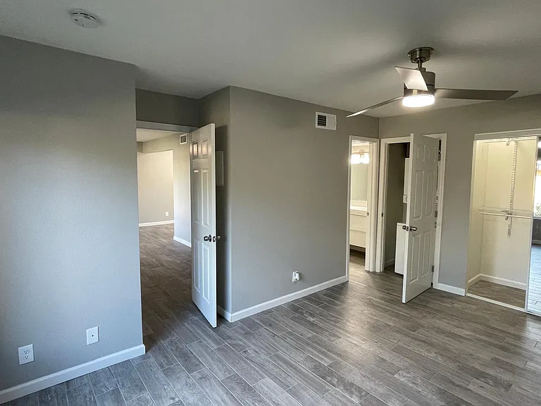 2411 W Hazelwood St #76 — Photo 15