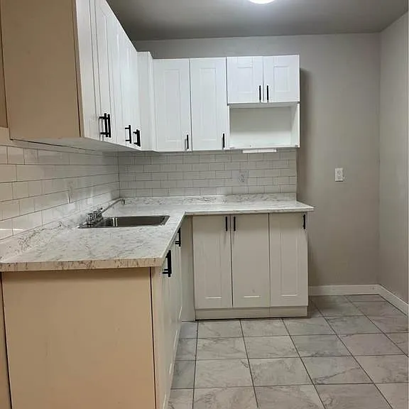 3621 Deerbrook Dr #LOWER — Photo 5
