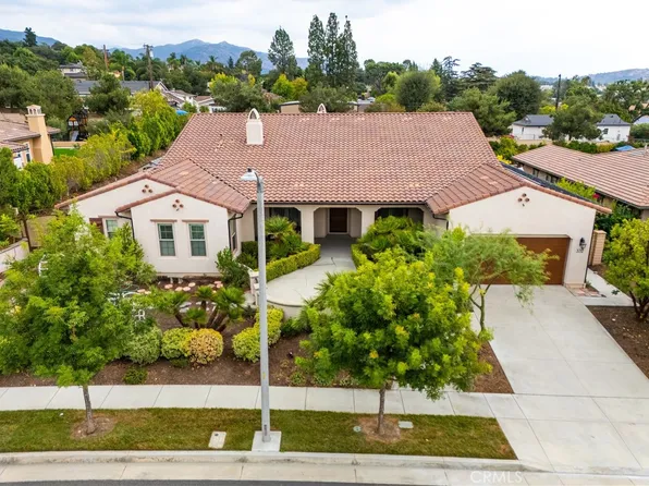 332 Snapdragon Ln, Glendora, CA 91741