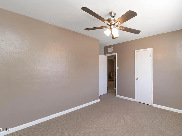 321 Walsh Ln — Photo 24