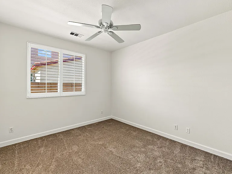 43758 Elena St — Photo 12