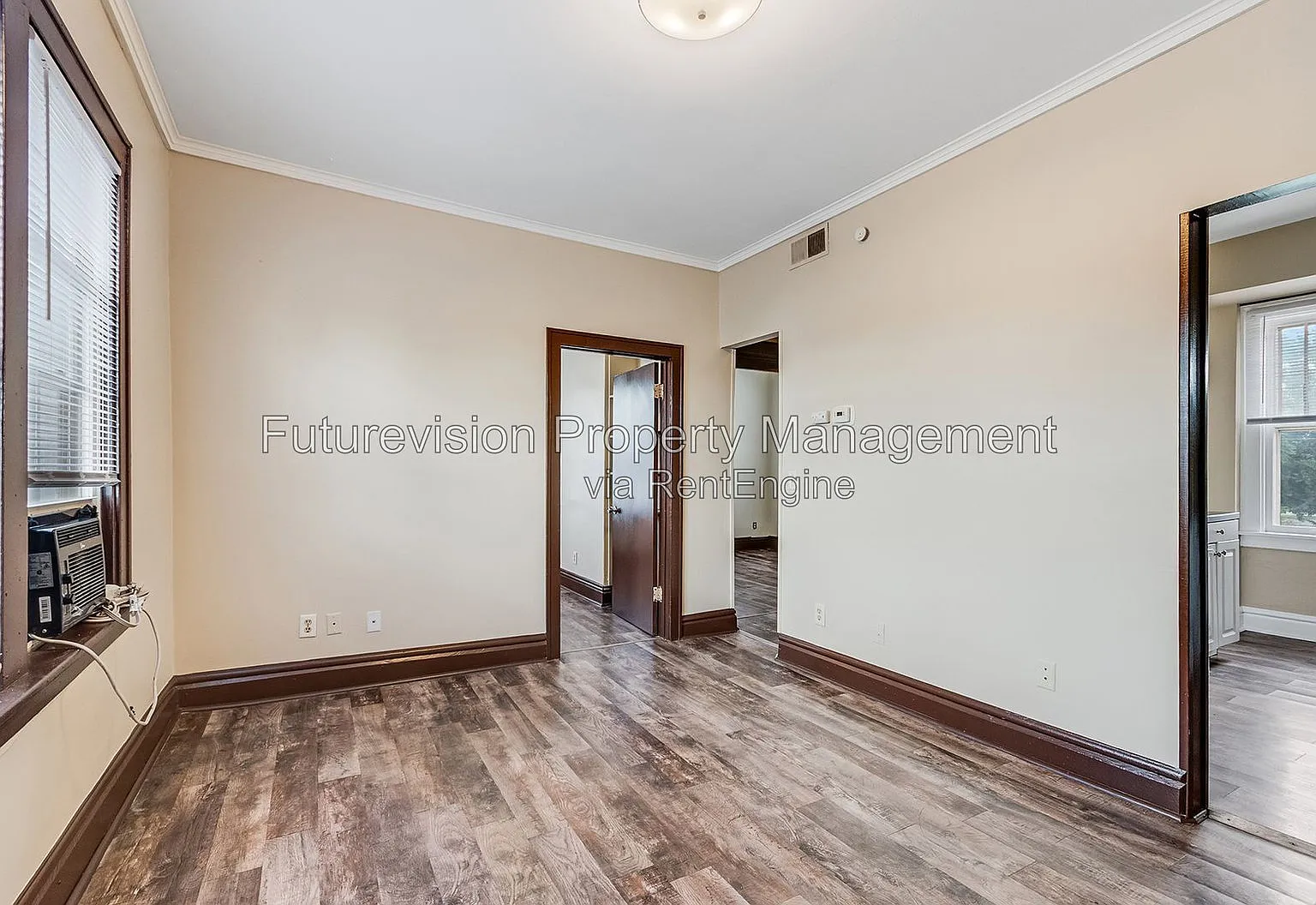 2 bed, 1.0 bath, $1,295 — Photo 2