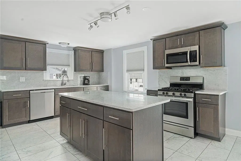 2 bed, 1196 sqft, $2,500 — Photo 4