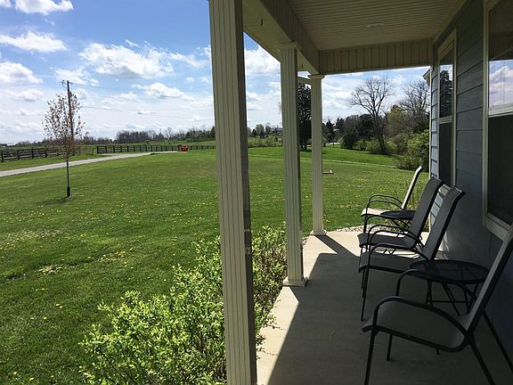 5th image of 399 Foxwood Dr
