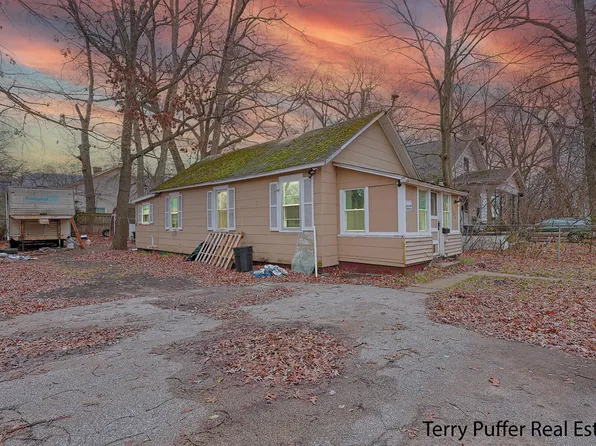 3304 Sanford St, Muskegon Heights, MI 49444